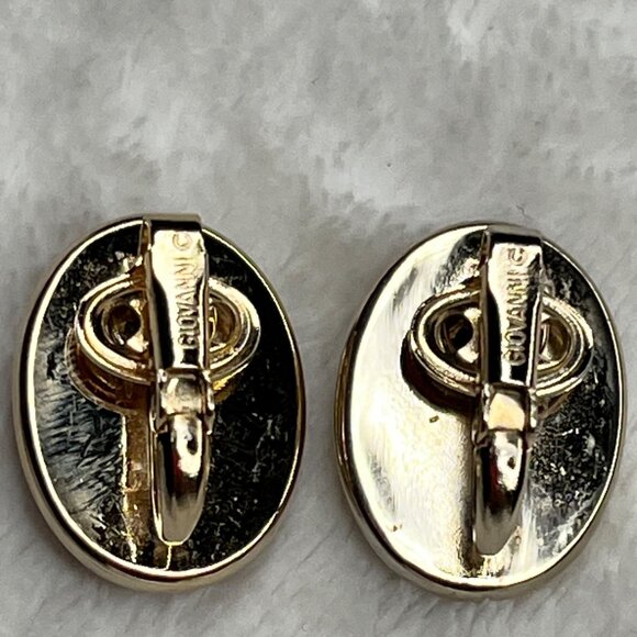 Giovanni Vintage Cameo Clip-On Earrings - Picture 6 of 6